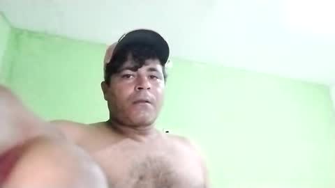 Snapshot of 9vinhocamshow chatting on 01-06-25, 01:31 9vinhocamshow online show from 01-06-25, 01:31