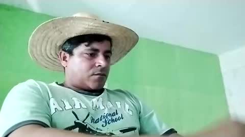 Snapshot of 9vinhocamshow chatting on 01-07-25, 04:27 9vinhocamshow online show from 01-07-25, 04:27