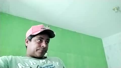 Snapshot of 9vinhocamshow chatting on 01-09-25, 11:25 9vinhocamshow online show from 01-09-25, 11:25