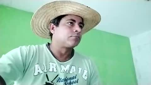 Snapshot of 9vinhocamshow chatting on 01-20-25, 11:56 9vinhocamshow online show from 01-20-25, 11:56