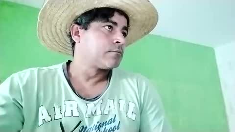 Snapshot of 9vinhocamshow chatting on 01-21-25, 03:43 9vinhocamshow online show from 01-21-25, 03:43