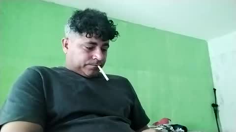 Snapshot of 9vinhocamshow chatting on 01-28-25, 12:32 9vinhocamshow online show from 01-28-25, 12:32
