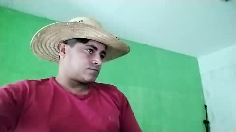 Snapshot of 9vinhocamshow chatting on 02-05-25, 11:55 9vinhocamshow online show from 02-05-25, 11:55