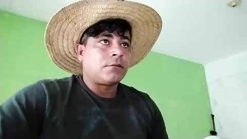 Snapshot of 9vinhocamshow chatting on 02-09-25, 11:36 9vinhocamshow online show from 02-09-25, 11:36