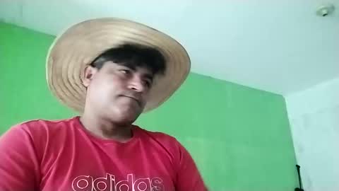 Snapshot of 9vinhocamshow chatting on 02-16-25, 12:10 9vinhocamshow online show from 02-16-25, 12:10