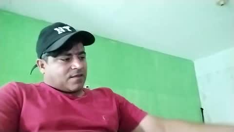 Snapshot of 9vinhocamshow chatting on 02-18-25, 11:44 9vinhocamshow online show from 02-18-25, 11:44