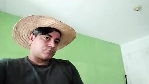 Snapshot of 9vinhocamshow chatting on 02-20-25, 11:31 9vinhocamshow online show from 02-20-25, 11:31