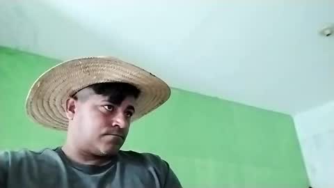 Snapshot of 9vinhocamshow chatting on 02-25-25, 12:03 9vinhocamshow online show from 02-25-25, 12:03