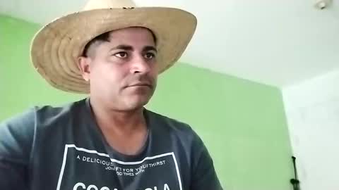 Snapshot of 9vinhocamshow chatting on 02-27-25, 11:41 9vinhocamshow online show from 02-27-25, 11:41