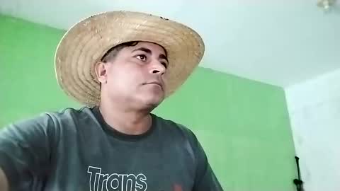 Snapshot of 9vinhocamshow chatting on 03-01-25, 12:23 9vinhocamshow online show from 03-01-25, 12:23