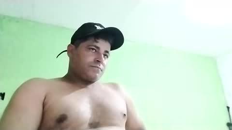 Snapshot of 9vinhocamshow chatting on 03-07-25, 10:54 9vinhocamshow online show from 03-07-25, 10:54