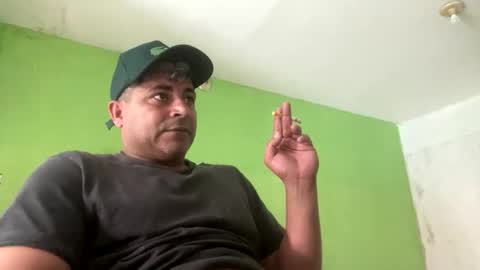 Snapshot of 9vinhocamshow chatting on 09-09-25, 11:43 9vinhocamshow online show from 09-09-25, 11:43