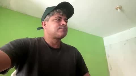 Snapshot of 9vinhocamshow chatting on 09-14-25, 10:25 9vinhocamshow online show from 09-14-25, 10:25