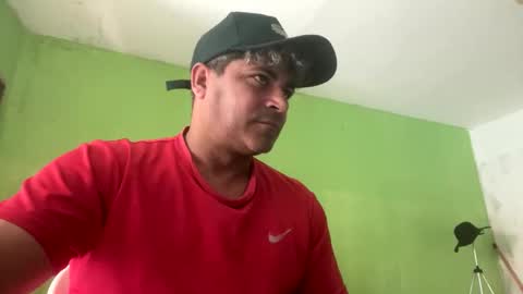 Snapshot of 9vinhocamshow chatting on 09-27-25, 12:32 9vinhocamshow online show from 09-27-25, 12:32
