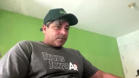 Snapshot of 9vinhocamshow chatting on 10-01-25, 11:38 9vinhocamshow online show from 10-01-25, 11:38