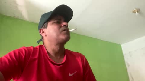 Snapshot of 9vinhocamshow chatting on 10-02-25, 12:01 9vinhocamshow online show from 10-02-25, 12:01