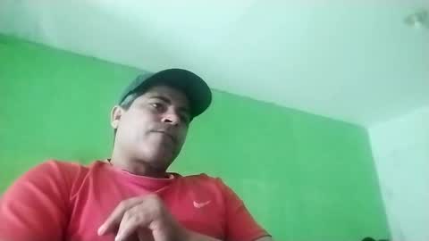 Snapshot of 9vinhocamshow chatting on 10-13-25, 11:54 9vinhocamshow online show from 10-13-25, 11:54