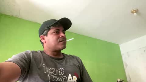 Snapshot of 9vinhocamshow chatting on 10-16-25, 11:11 9vinhocamshow online show from 10-16-25, 11:11