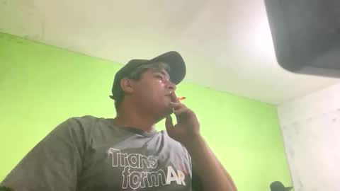 Snapshot of 9vinhocamshow chatting on 10-19-25, 11:38 9vinhocamshow online show from 10-19-25, 11:38