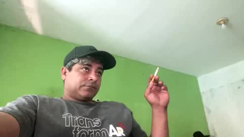 Snapshot of 9vinhocamshow chatting on 10-20-25, 11:43 9vinhocamshow online show from 10-20-25, 11:43