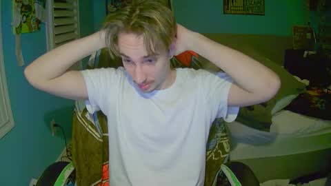 Snapshot of _12inchcock_ chatting on 01-11-26, 09:14 Alex online show from 01-11-26, 09:14