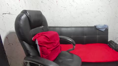     ----       online show from 09-09-25, 05:18