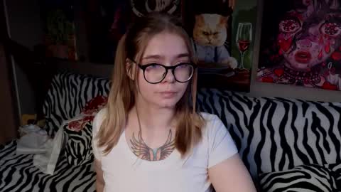 KENDALL  NATHANRYAN  LUCY online show from 11-26-25, 08:48