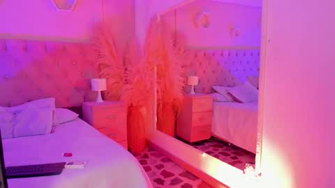 Agatha online show from 12-14-25, 09:03