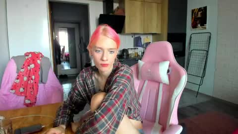 Snapshot of _alice_kitty chatting on 05-17-26, 01:18 Gaylord online show from 05-17-26, 01:18