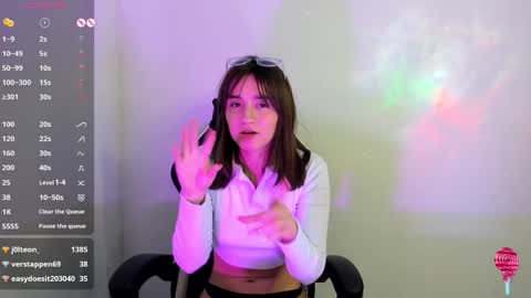 Snapshot of _alicerosse2 chatting on 12-12-24, 03:32 ALICE online show from 12-12-24, 03:32