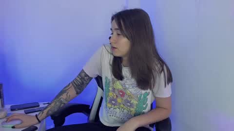 Snapshot of _alicerosse2 chatting on 03-06-25, 02:09 ALICE online show from 03-06-25, 02:09