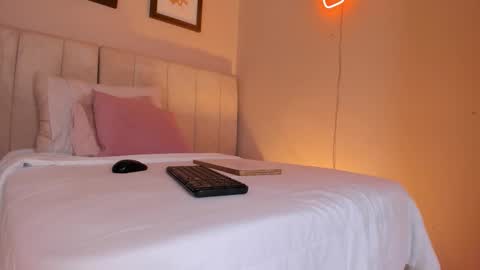 Hii I m Alison   online show from 10-14-25, 11:33