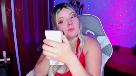 Snapshot of _alukah__ chatting on 10-23-25, 04:39 Alisa online show from 10-23-25, 04:39