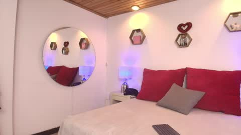 Snapshot of _ambeerrosse_ chatting on 05-29-26, 03:43 _ambeerrosse_ online show from 05-29-26, 03:43