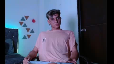 Snapshot of _andrew_willyams chatting on 01-10-25, 07:43 Andres online show from 01-10-25, 07:43