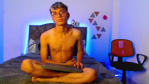 Snapshot of _andrew_willyams chatting on 01-19-25, 10:39 Andres online show from 01-19-25, 10:39
