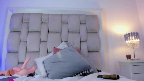 Angel Azul online show from 02-25-25, 03:05