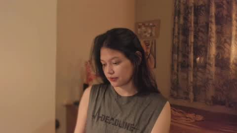 Snapshot of _ann1e_ chatting on 05-13-26, 02:25 annie . online show from 05-13-26, 02:25