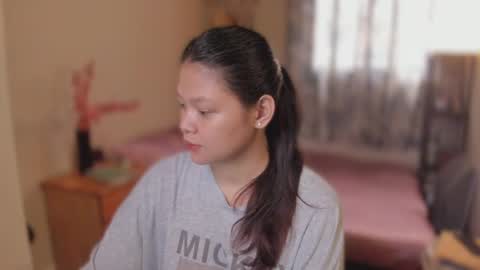 Snapshot of _ann1e_ chatting on 05-14-26, 04:41 annie . online show from 05-14-26, 04:41