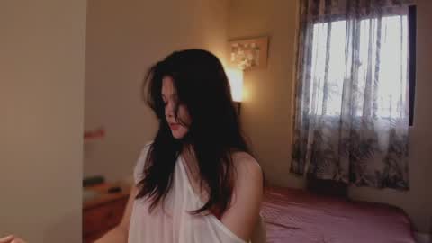 Snapshot of _ann1e_ chatting on 05-21-26, 04:08 annie . online show from 05-21-26, 04:08