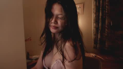 Snapshot of _ann1e_ chatting on 05-22-26, 03:39 annie . online show from 05-22-26, 03:39