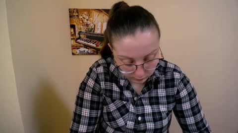 Snapshot of _annabelle_lee chatting on 02-25-25, 10:04 Anna online show from 02-25-25, 10:04