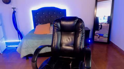 Snapshot of _anne_hot chatting on 12-17-24, 07:48 Anne online show from 12-17-24, 07:48