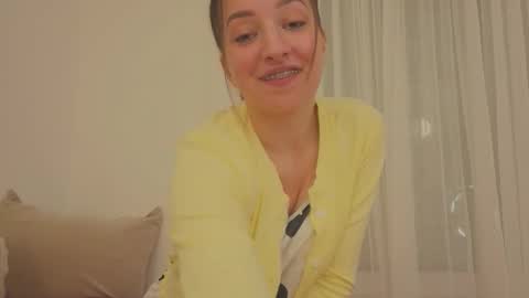 Snapshot of _annieone chatting on 10-23-25, 07:01 Anna online show from 10-23-25, 07:01