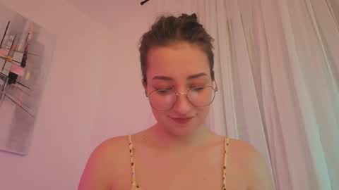 Snapshot of _annieone chatting on 12-16-25, 10:15 Anna online show from 12-16-25, 10:15