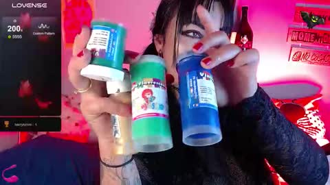 Snapshot of _any_ducan_ chatting on 12-20-25, 01:56 Angie online show from 12-20-25, 01:56