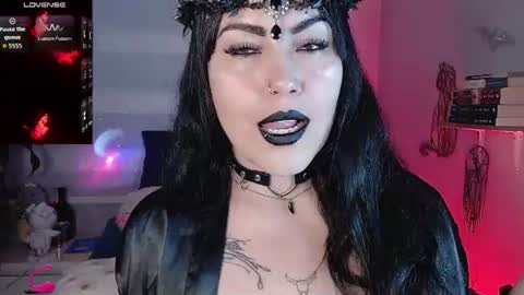 Snapshot of _any_ducan_ chatting on 07-15-26, 11:10 Angie online show from 07-15-26, 11:10