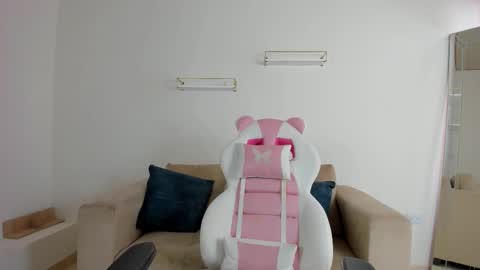    online show from 11-11-25, 12:05