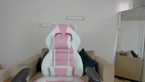    online show from 11-13-25, 12:15