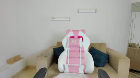    online show from 02-03-26, 12:21